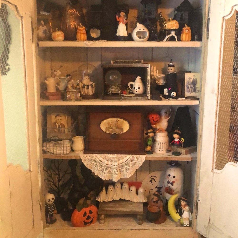 Halloween Decor Mystery Box 5 pounds 🎃 👻 🧙‍♀️ 🔥